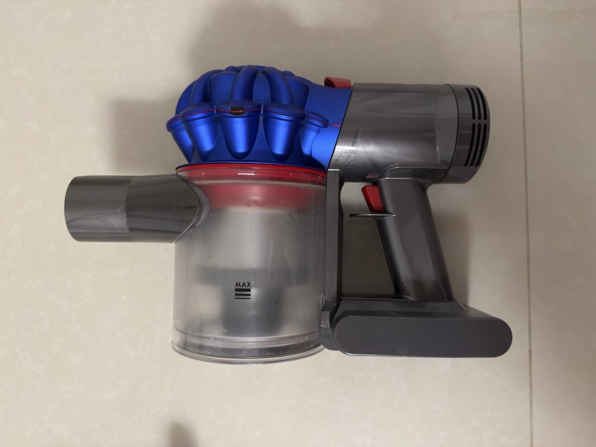Dyson Aspirateurs & Accessoires: Dyson V7 Akkustaubsauger – D'occasion à Trimbach par Fily-90 4