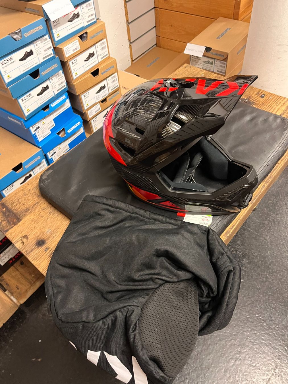 Kask Caschi: Kask Dowhill Helm Defender WG11 size L – Nuovo e nell'imballaggio originale da Lauterbrunnen venduto da Imboden-Bike 3