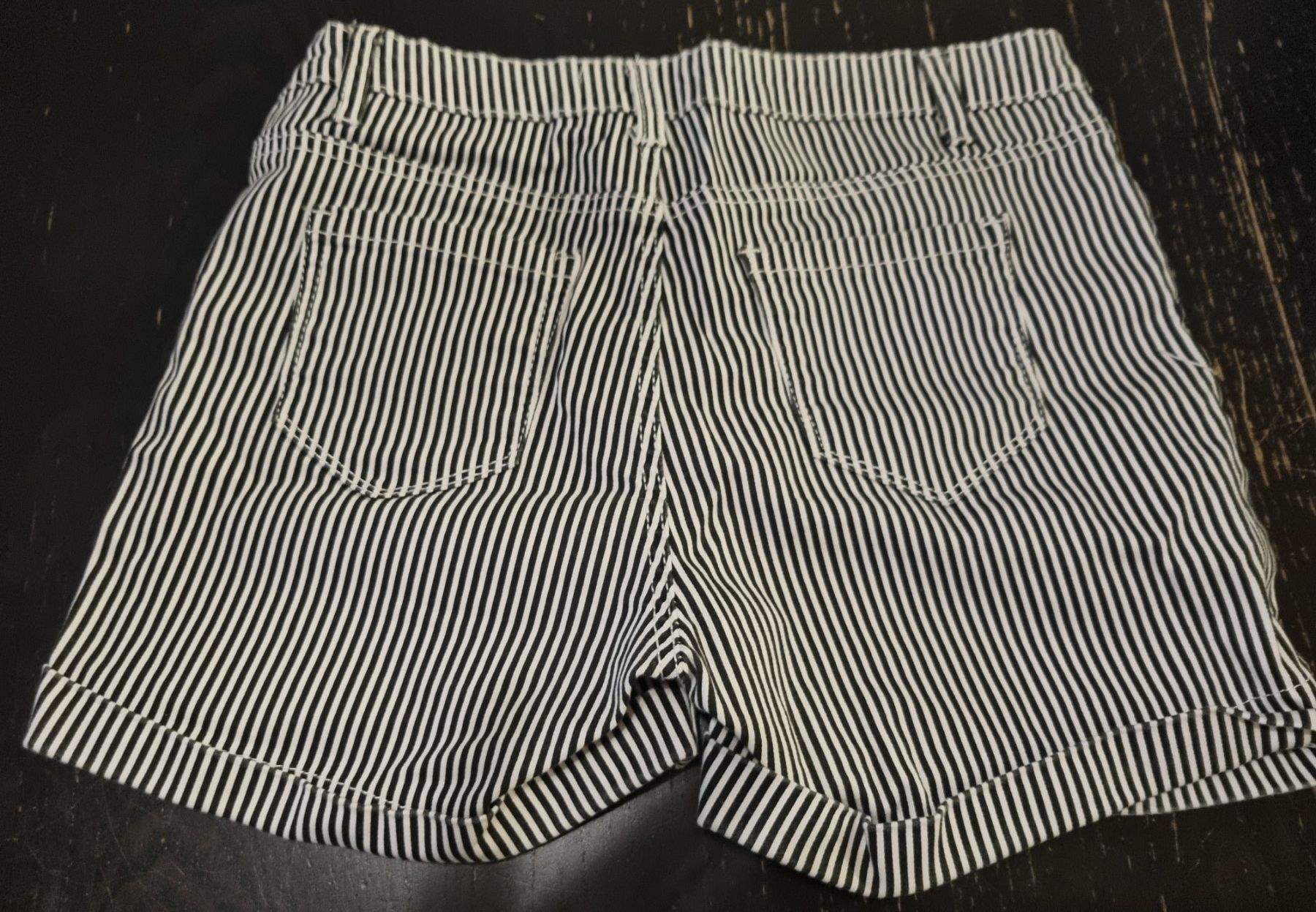Pantaloni: Sommer Shorts, gestreift, Grösse S – Usato da Kaiseraugst venduto da muggel27 1
