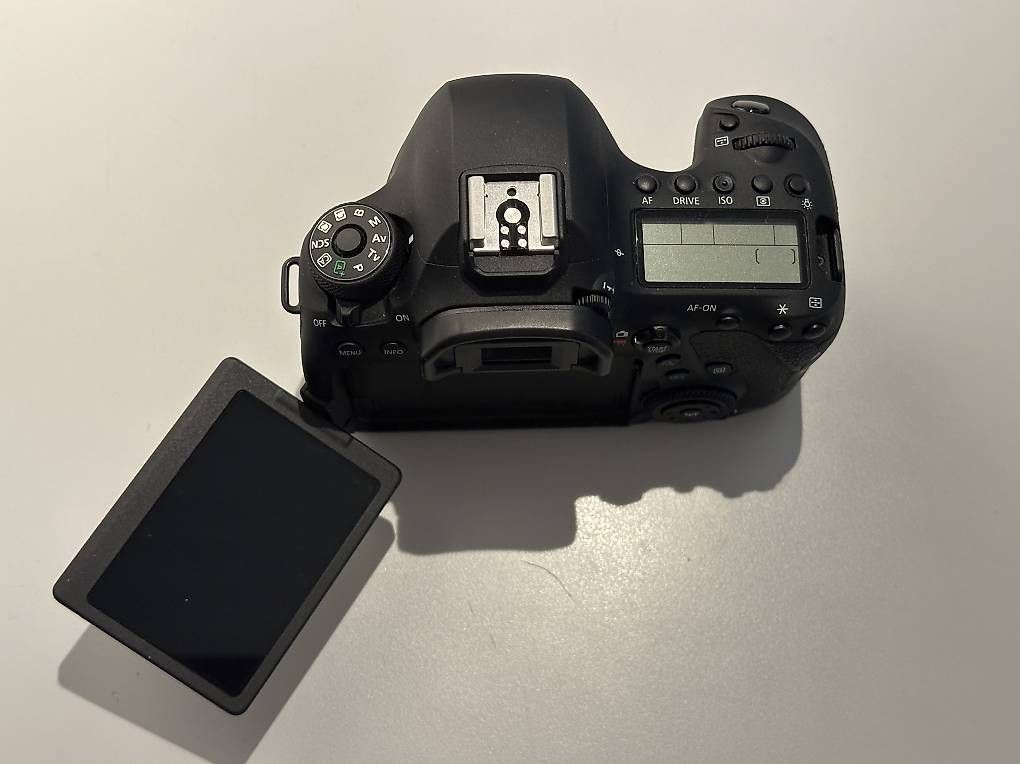 Canon Kamera: Canon EOS 6D Mark II – Gebraucht aus Genève von Chopi02 2