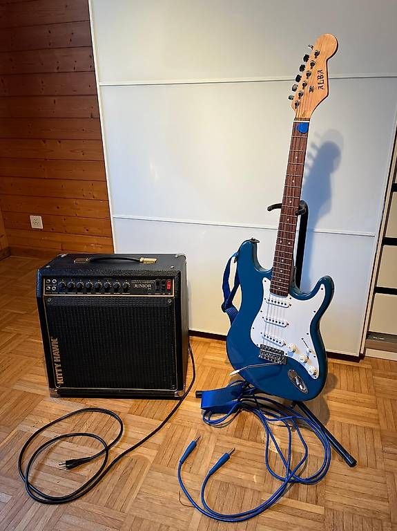 Amplificatori: Kitty Hawk Junior Pro Röhrenverstärker mit E-Gitarre Alba – Usato da Bern venduto da wade99