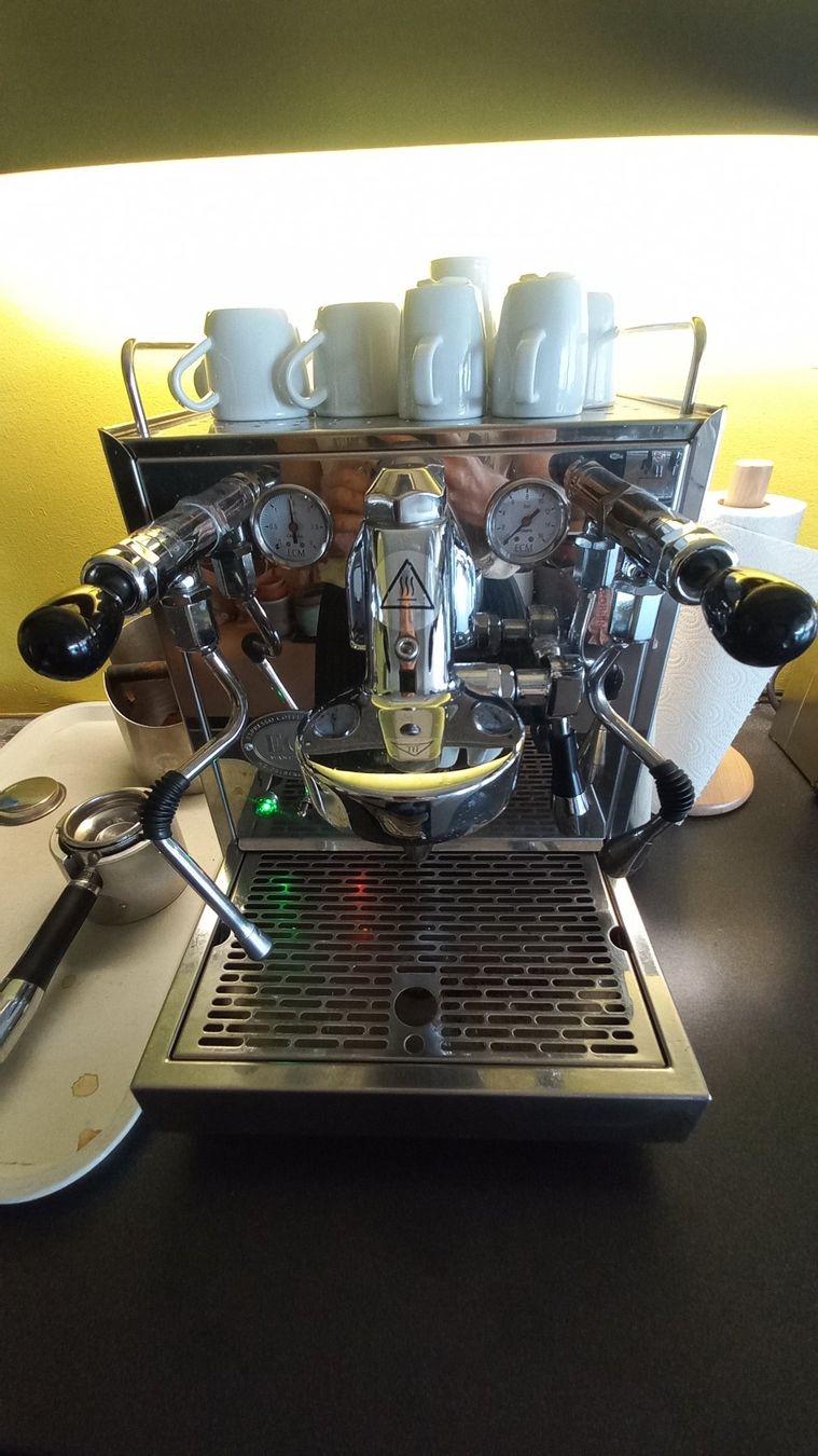 Kaffeemaschinen & Espressomaschinen: Profi Espressomaschine / Kaffeemühle / Milchschäumer – Gebraucht aus Zürich von ver_5cjl