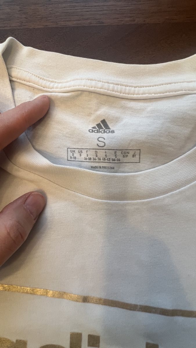 Adidas T-shirts: T-Shirt Baumwolle Adidas Gr. s – D'occasion à Tagelswangen par Bomu 4
