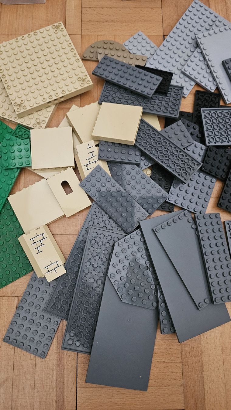 Lego Kit di costruzioni: LEGO Bundle: Bricks, Minifiguren, Platten, spezial Teile – Usato da Oberentfelden venduto da joris102 1