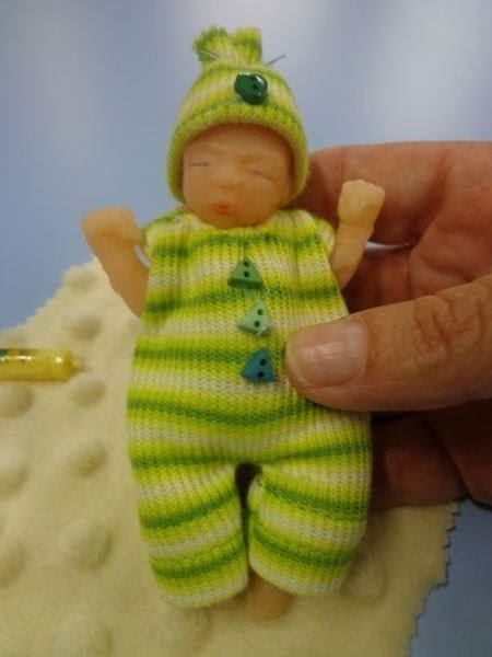 Bambole: Mini bébé silicone AYRON 7.5cm – Nuovo e nell'imballaggio originale da St-Imier venduto da goodber 1