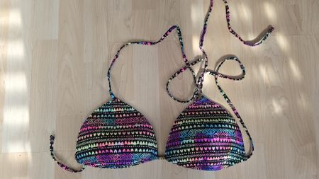 Bikini Oberteil bunt gemustert Grösse XL sehr  guter Zustand