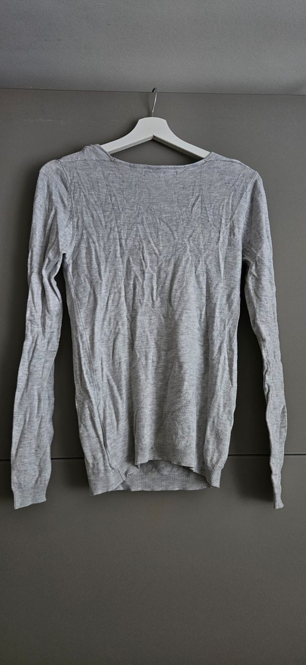 Pullover & Sweatshirts: Pullover, Langarm, Grau, Grösse S – Gebraucht aus Birmensdorf ZH von ele_mf8v 1