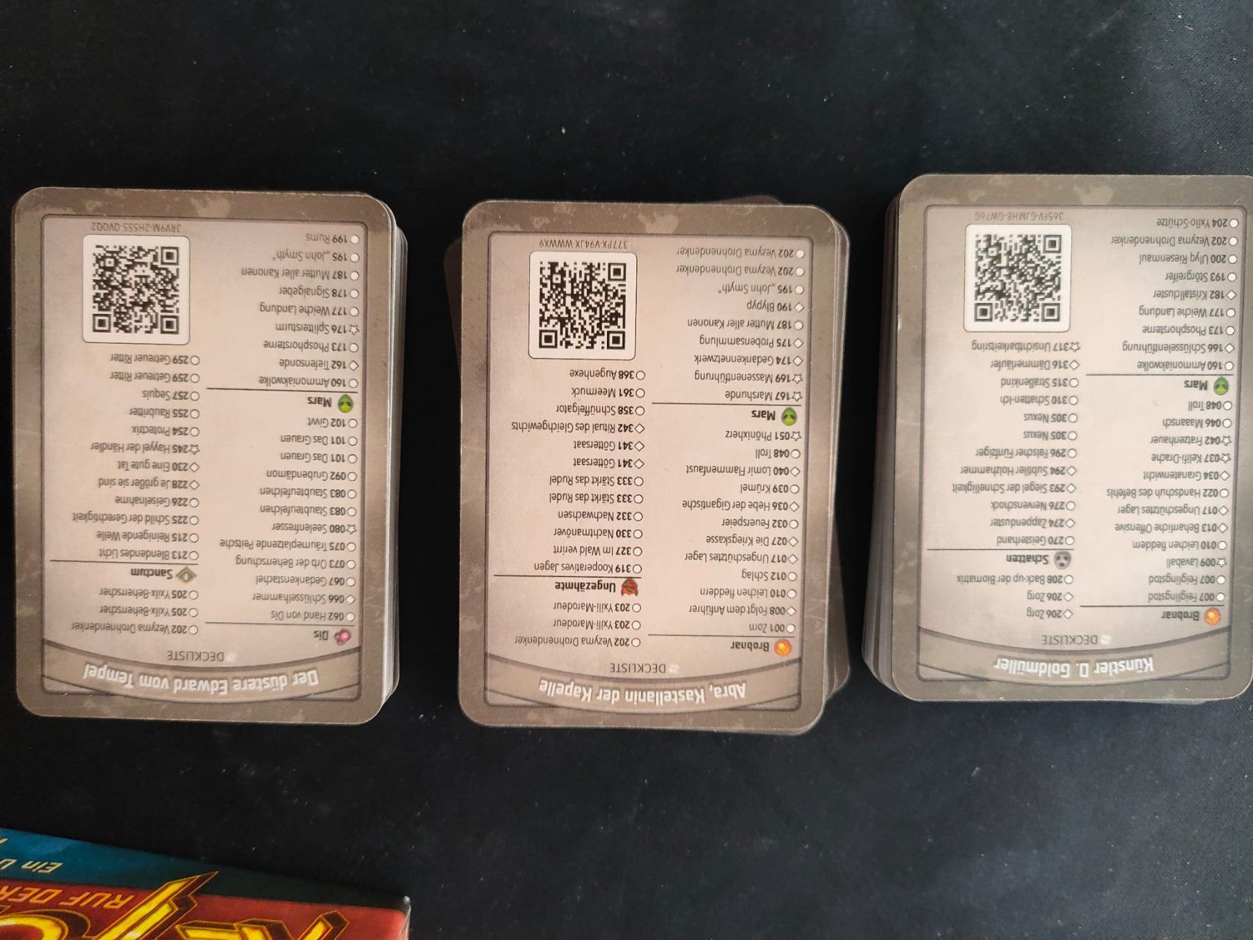Spiele: Keyforge Basisspiel mit 9 zusätzlichen Decks – Gebraucht aus Olten von Bosko2k 1