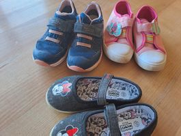 3 Paar Mädchen Schuhe, Grösse 29