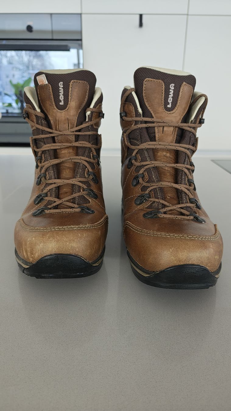 Lowa Scarpe da donna: LOWA Wanderschuh Leder – Usato da Meggen venduto da nixentrixen