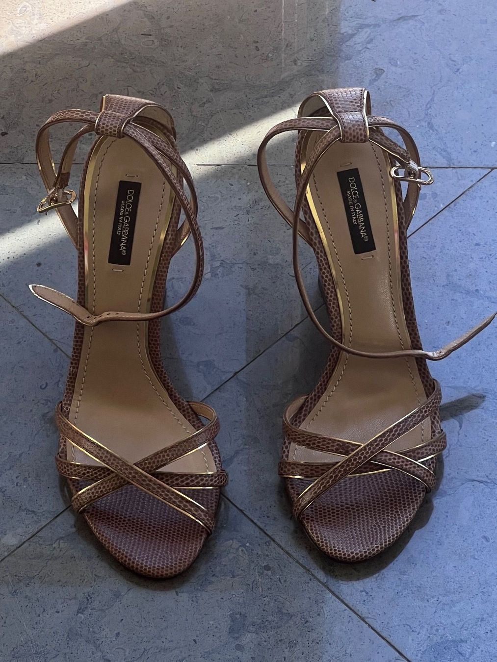 Dolce & Gabbana Damenschuhe: Chaussures compensées Dolce & Gabbana beiges 39 – Neu (gemäss Beschreibung) aus Lausanne von Flo1006 3