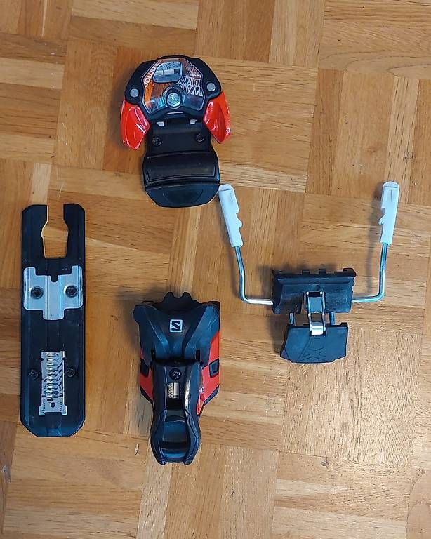Salomon Bindungen: Fixation Salomon Warden Mnc 13 – Gebraucht aus Belmont-Lausanne von seb_998z