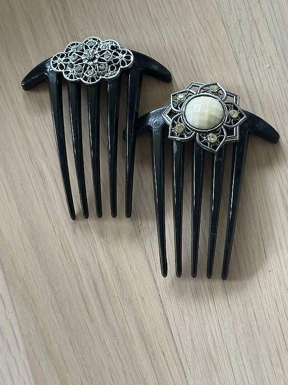 Accessori per capelli: 2 Schmuck-Haar-Kämme - TOP Zustand – Nuovo (secondo la descrizione) da Dübendorf venduto da san_tt6m
