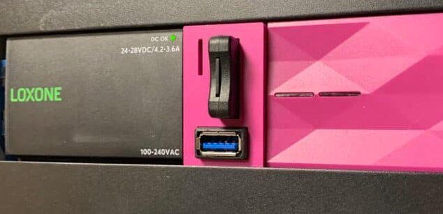 Unità & Adattatore: Allroundbastler - USB-SD-Adapter für Loxone Audioserver – Usato da Dielsdorf venduto da Empowered 1