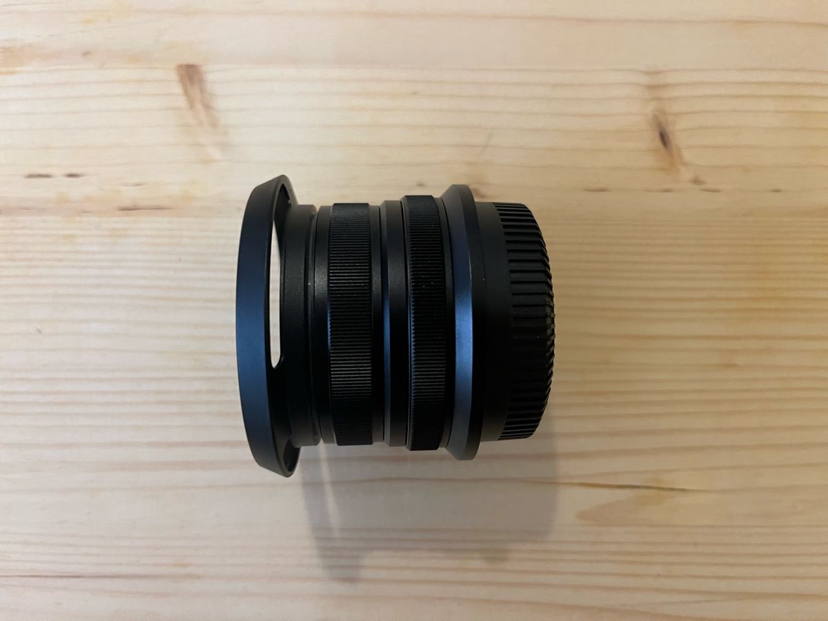 7artisans Obiettivi: 7artisans 25mm F1.8 Objectif Micro 4/3 – Nuovo (secondo la descrizione) da Neuchâtel venduto da ricachvend 2
