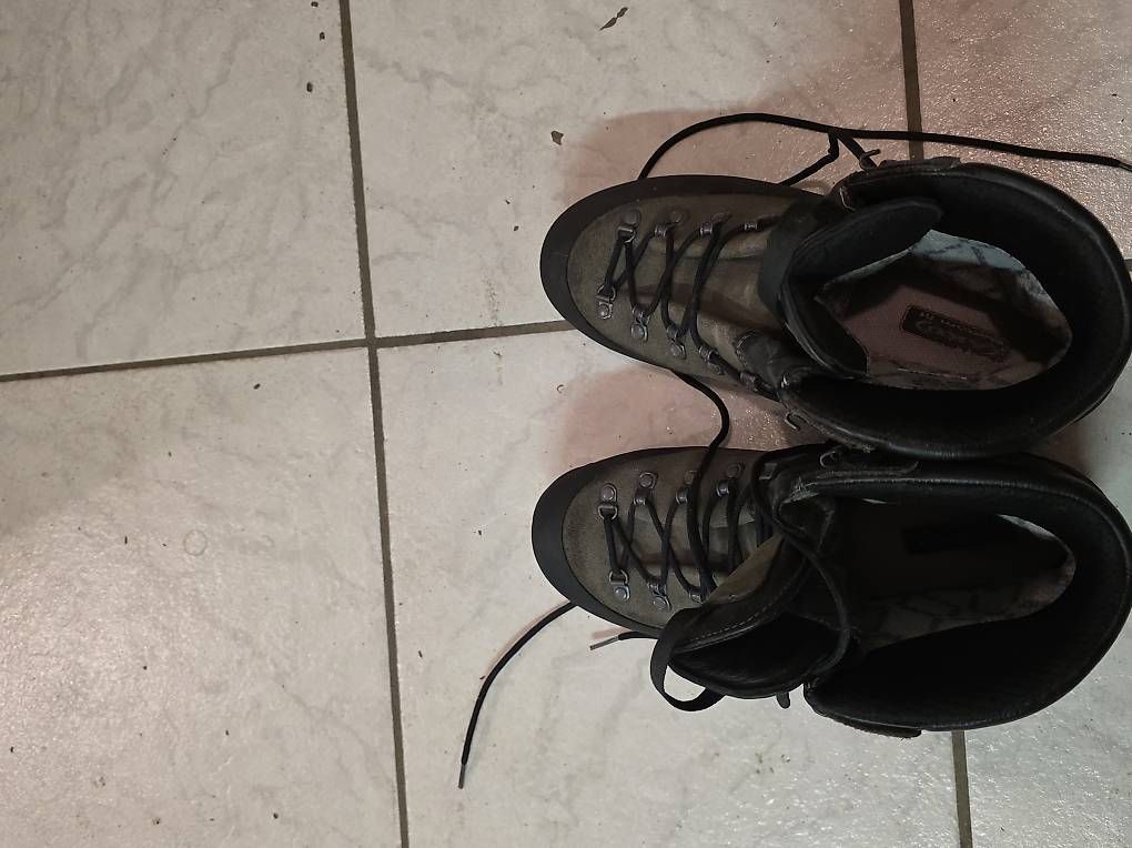 Chaussures hommes: Wanderschuhe Militär  – D'occasion à Finsterhennen par sim_6v75 1