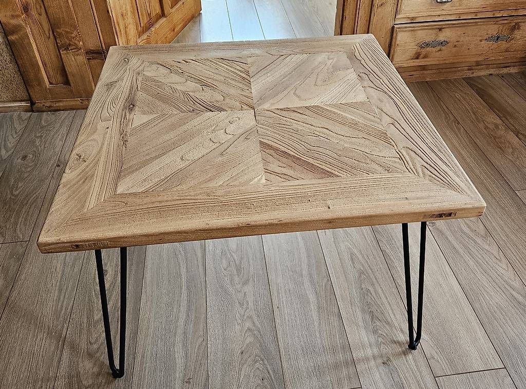 Articoli in legno: COUCHTISCH mit Holzplatte – Usato da Buchs SG venduto da Hummel8