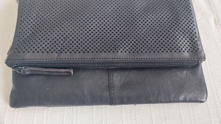 Tasche Leder schwarz perforiert 