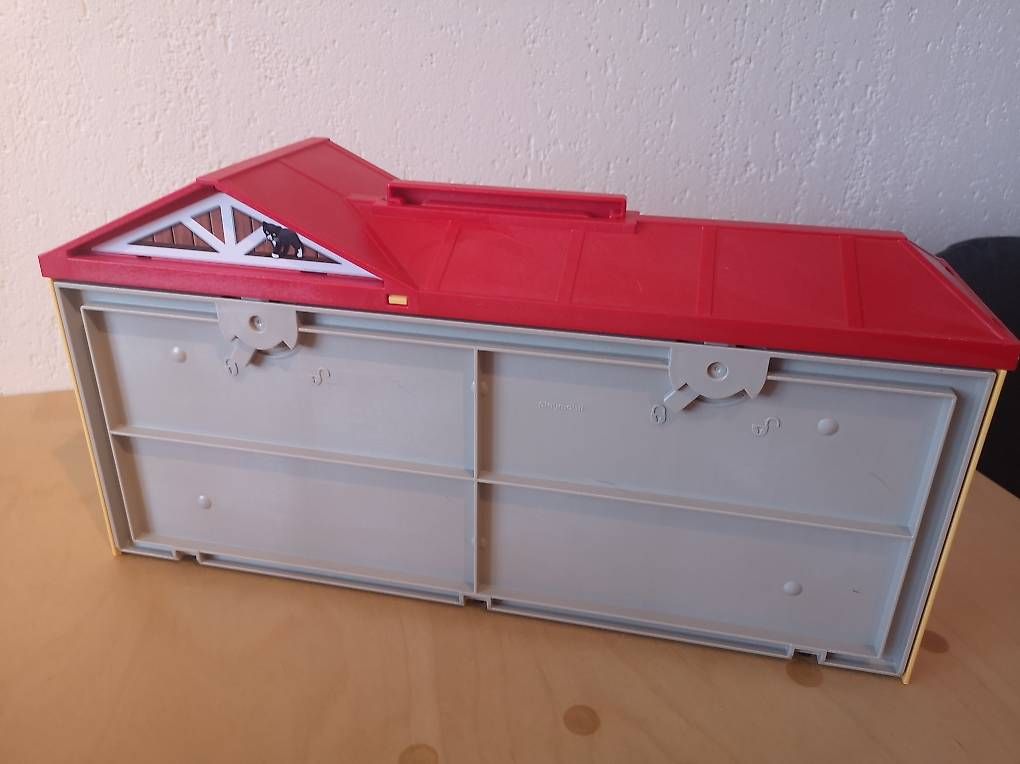 Playmobil Giocattoli: Playmobil mitnehm Pferdestall – Usato da Schupfart venduto da mar_6zy7 2