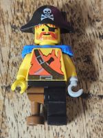 lego figurine pirate pi023 Pirate Shirt with Knife, 