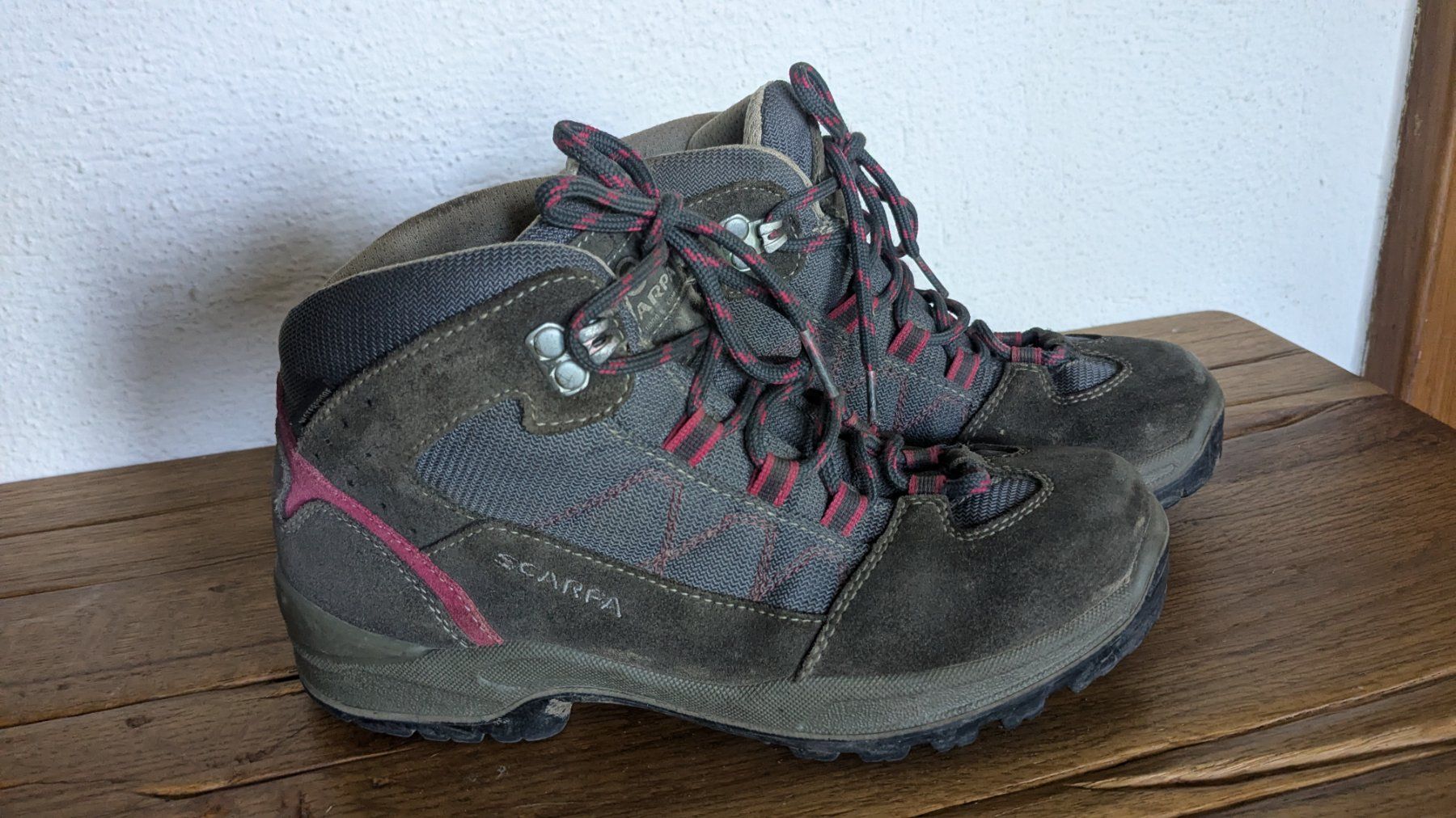 Scarpa Scarpe da uomo: Wanderschuhe 36 – Usato da Zürich venduto da FloraMarie