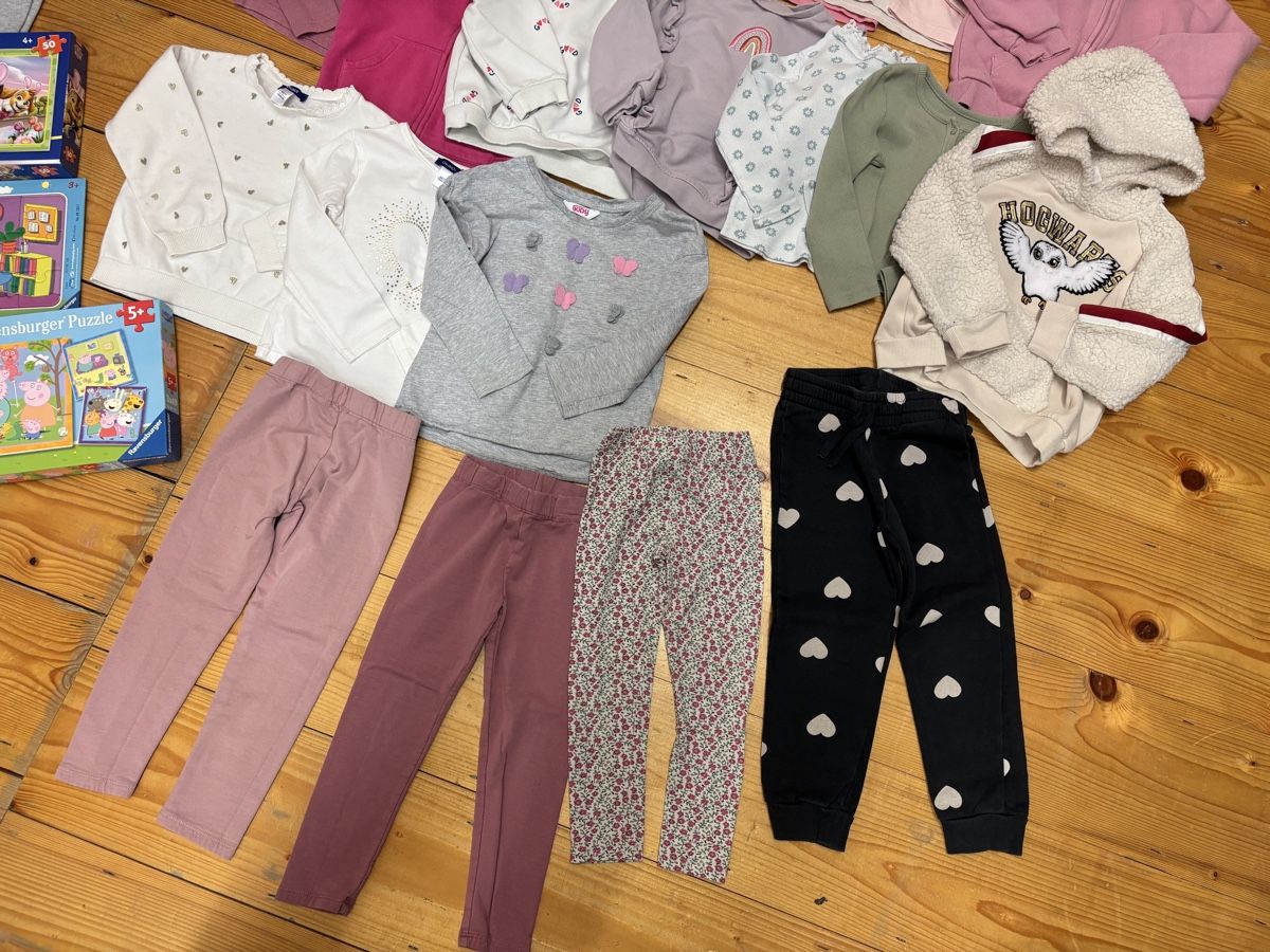 Lotti & Set di vestiti: Kleiderpaket Mädels, Grösse 98/104 – Usato da Büren an der Aare venduto da Nikito2001 4