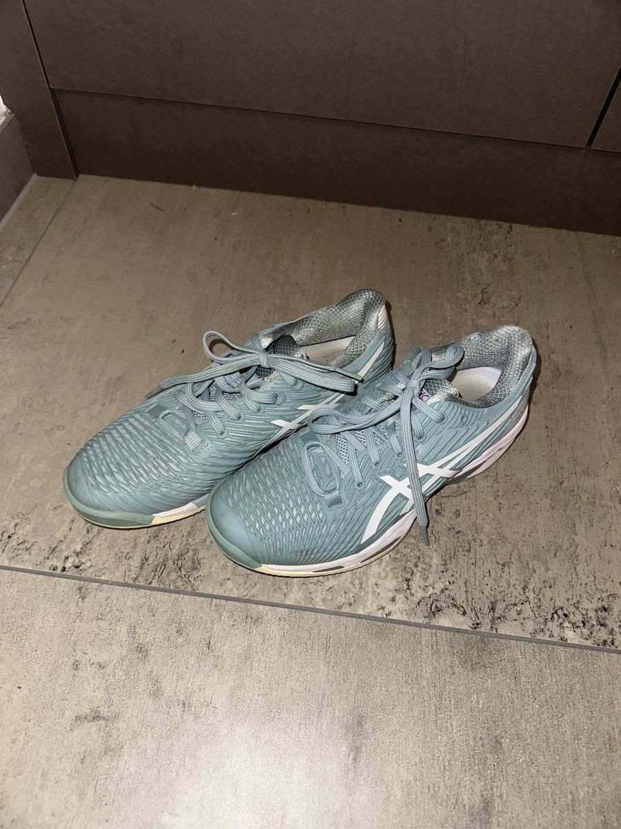 Asics Scarpe da donna: Chaussures de sport ASICS – Usato da Martigny venduto da mar_yt85
