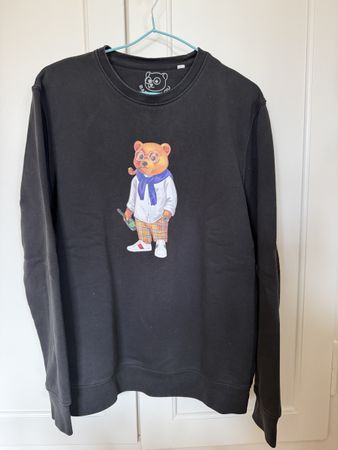 BAERDNU Black Sweater, Bear Print, Size M - Great Find!