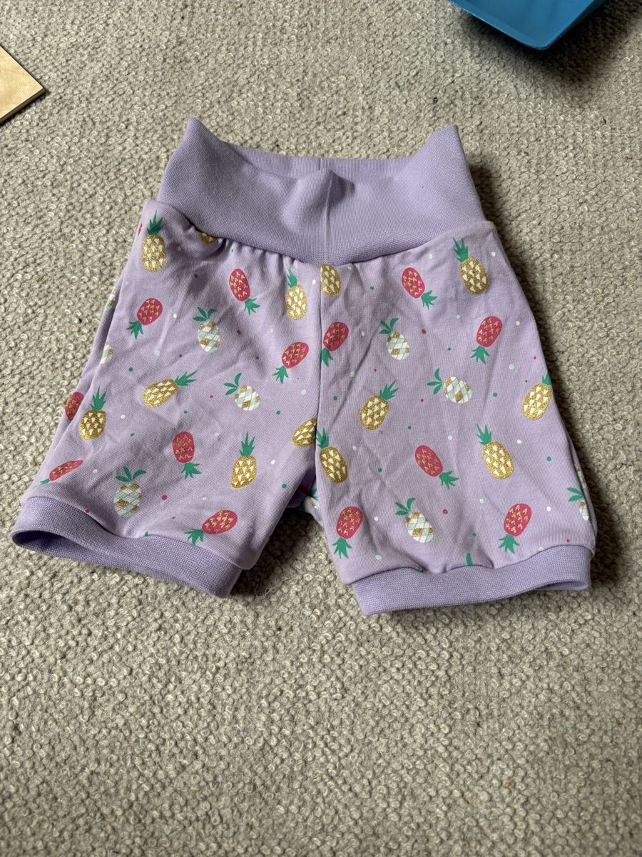 Pantaloni: Neue Handmade Pumphose kurz 86/92 – Nuovo e nell'imballaggio originale da Latterbach venduto da eselin23