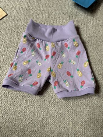 Neue Handmade Pumphose kurz 86/92