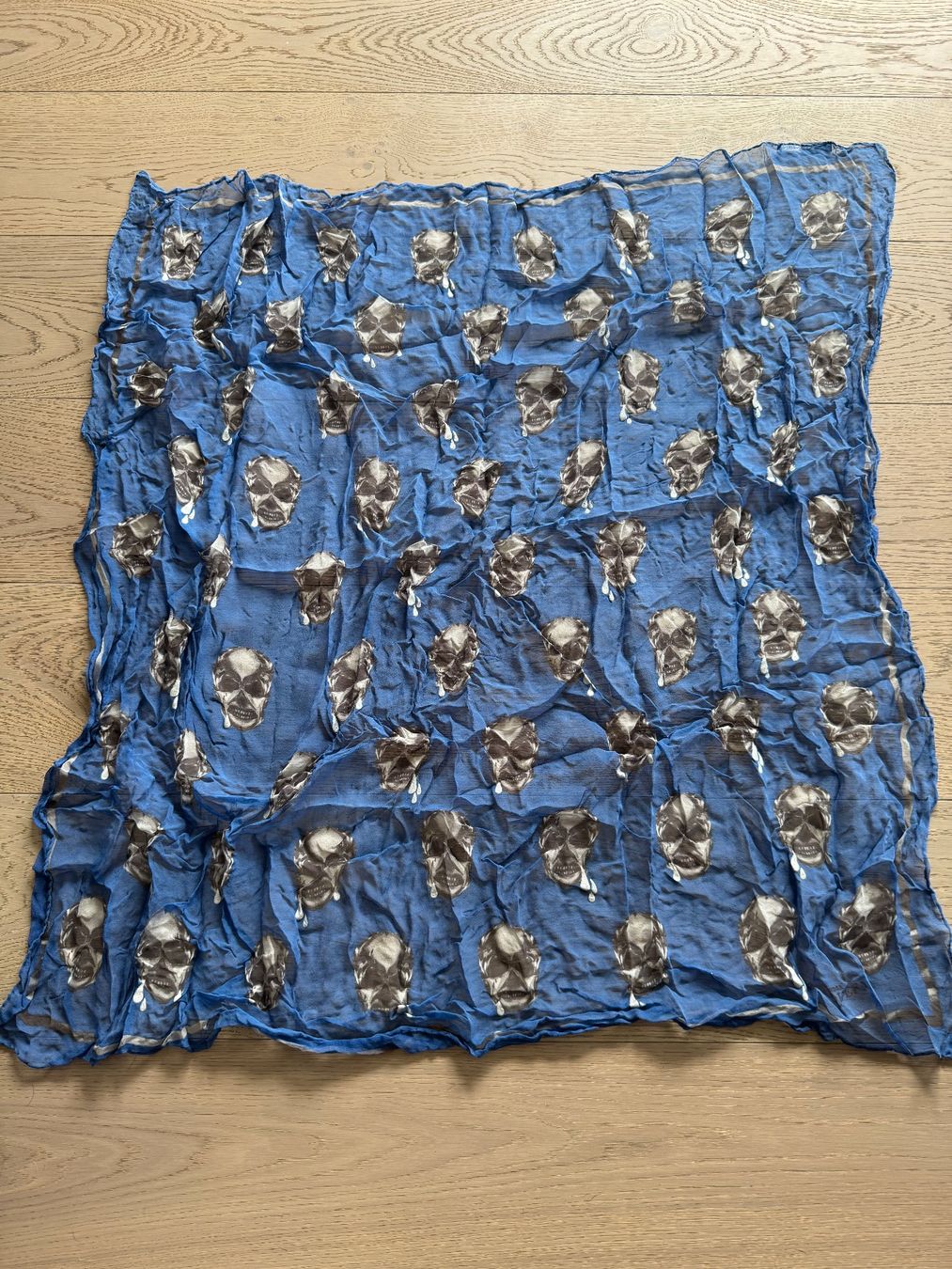 Alexander Mcqueen Foulard & Sciarpe: Alexander McQueen Foulard Schal – Usato da Kriens venduto da saintstone