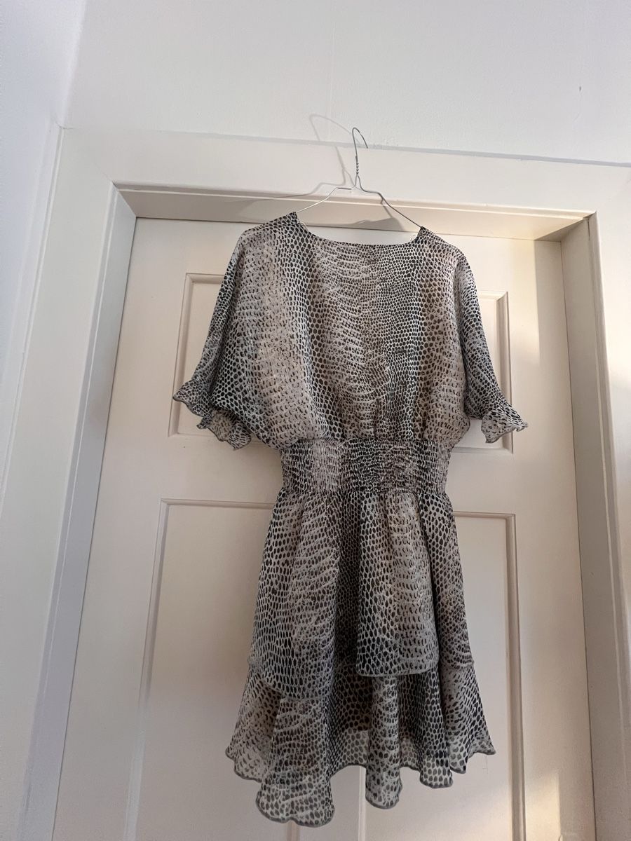Zara Kleider: Zara print summer dress, size M – Gebraucht aus Erlenbach ZH von Ma.Pi 2