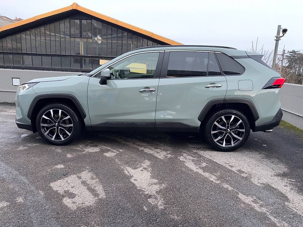 Automobili: Toyota 2.0i VMa Premium MdS – Usato da Neuchâtel venduto da gue_5nn9 2
