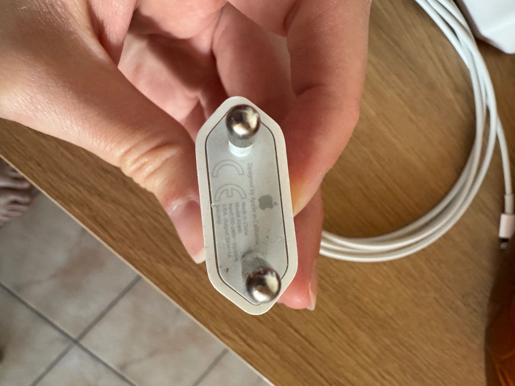 Apple Caricabatterie: Chargeur secteur original Apple câble Lightning occasion – Usato da St-Aubin FR venduto da Tiweety 1