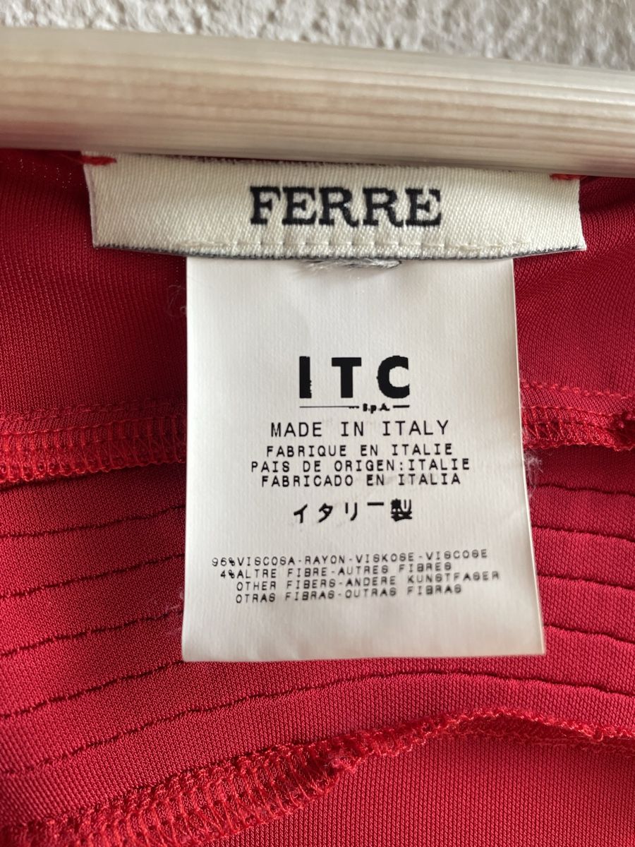 Gianfranco Ferre Vestiti: Robe rouge Ferre - État impeccable! – Nuovo (secondo la descrizione) da Martigny venduto da Lea_lucci 5