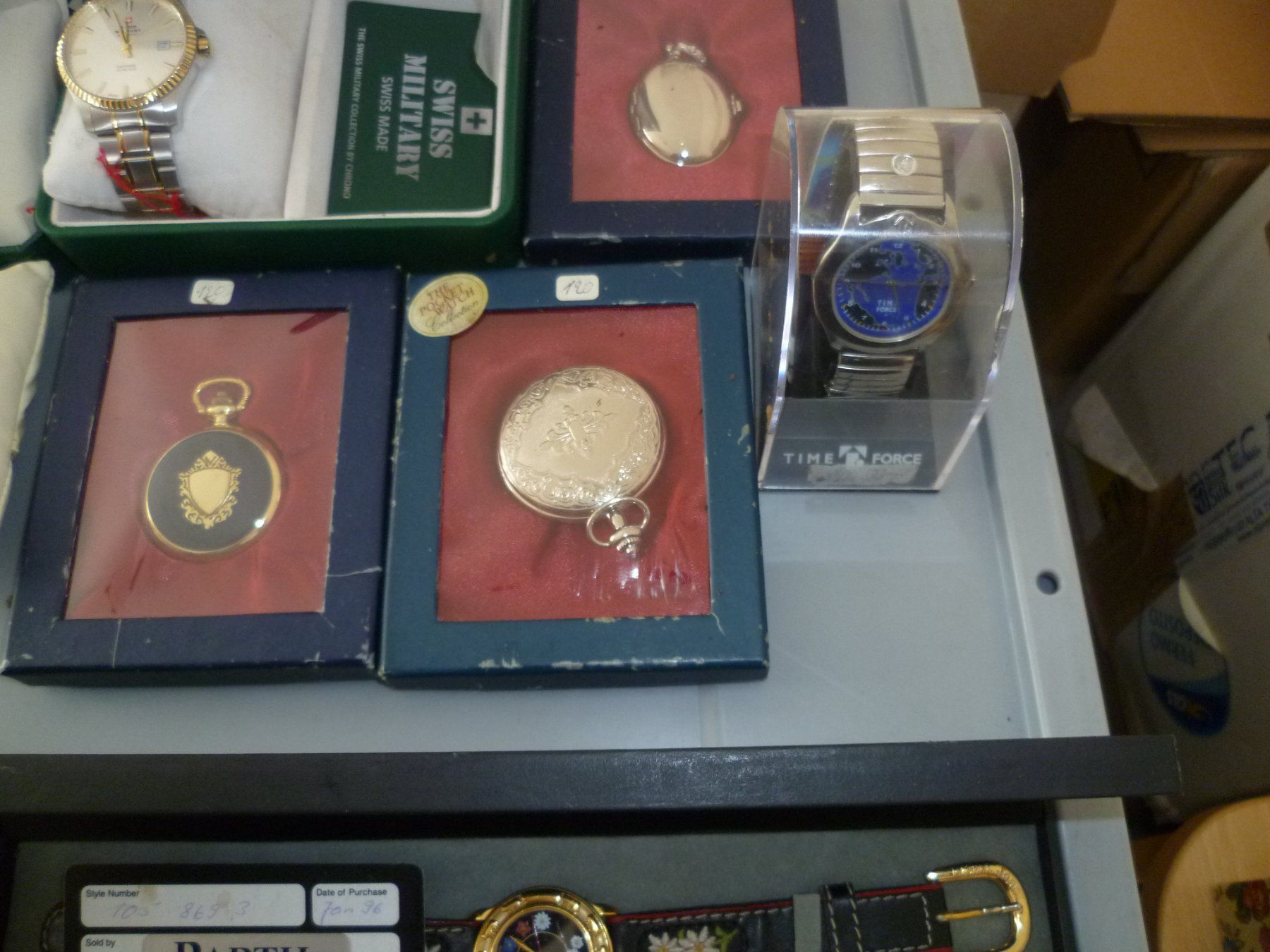 Swiss Montres: UHRENLOT – D'occasion à Hombrechtikon par Minerva_x2 5
