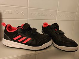 Chaussures enfant Nike, adidas, UGG 