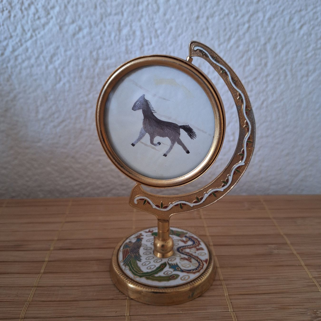 Tutte le decorazioni: Chinesischer Vintage Tischständer, Pferd – Usato da Winterthur venduto da Goldpipau