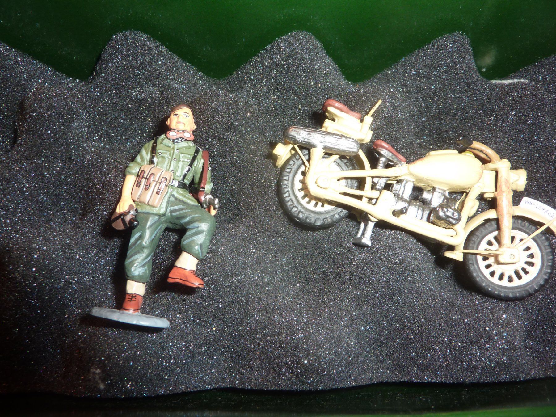 Kit di modellismo & Modellini statici: GERMAN – Nuovo e nell'imballaggio originale da Balsthal venduto da bouteliee