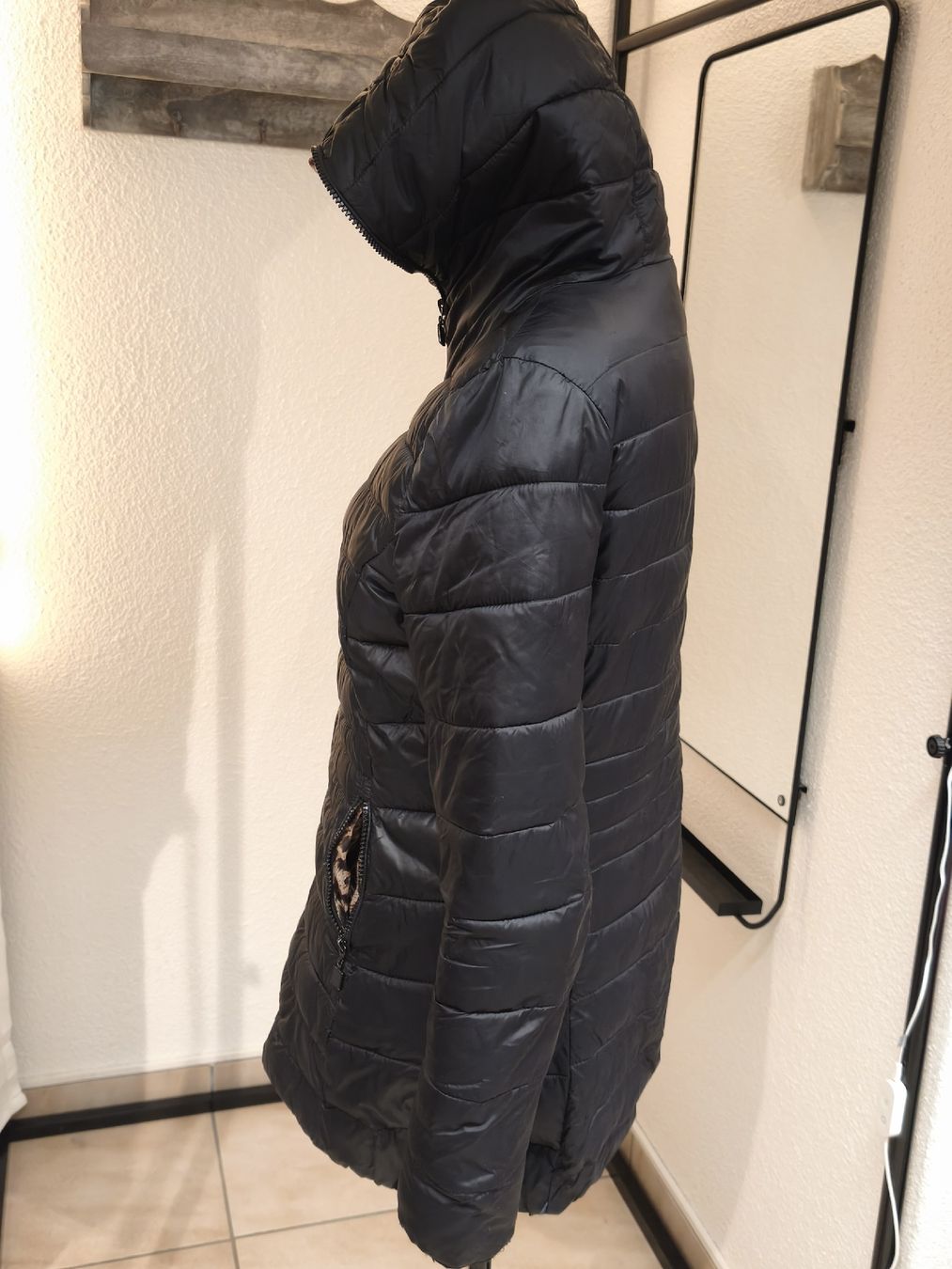 Mäntel: Schwarze Stepp Jacke Grösse M – Neu (gemäss Beschreibung) aus Emmetten von SecondhandSiska 1