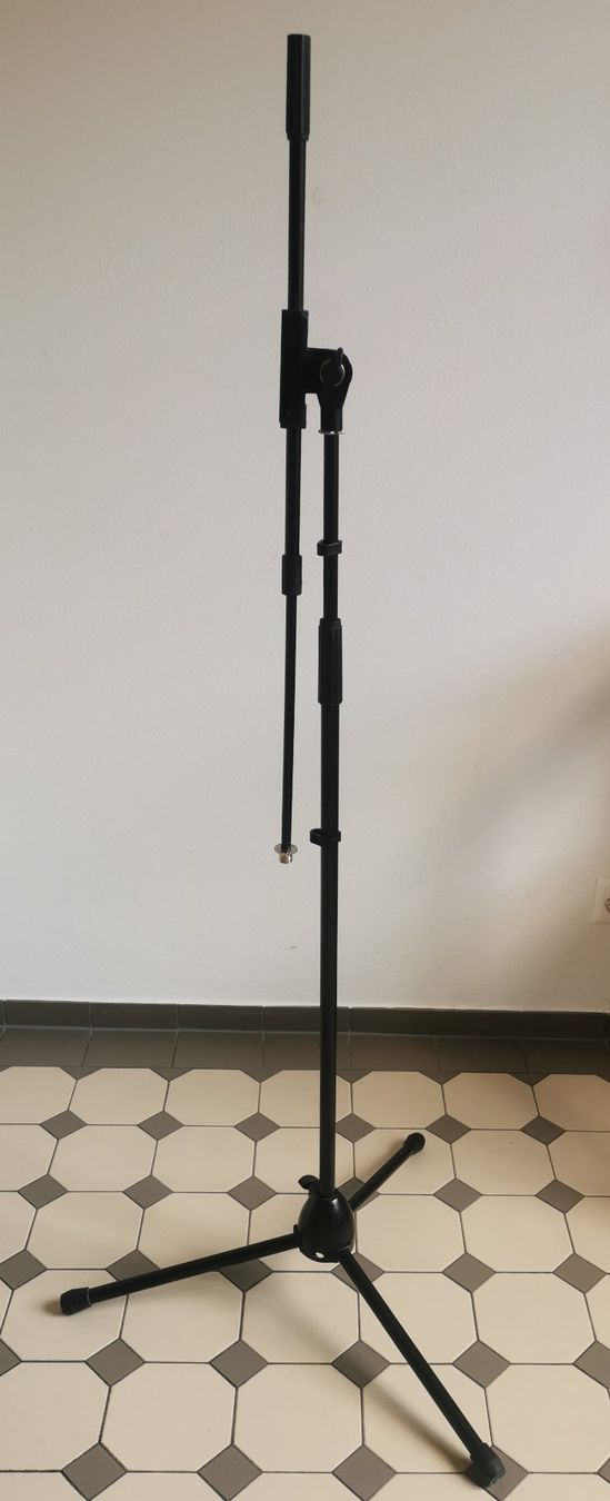 Instrumenten-& Notenständer: Mikrofon Bodenstativ BlackLine MS-130 – Gebraucht aus Bern von etienne_geiser