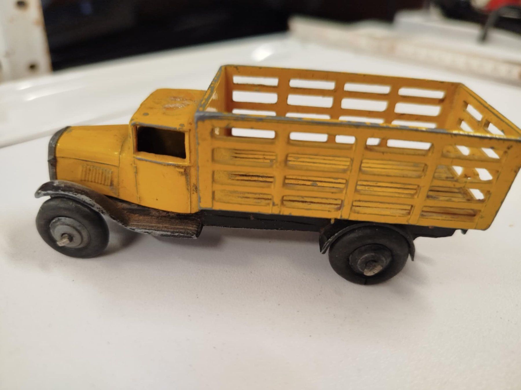 Dinky Toys Modellini d'auto: Dinky Toys (nr 11) – Usato da La Chaux-de-Fonds venduto da Emmaus2300CDF 1