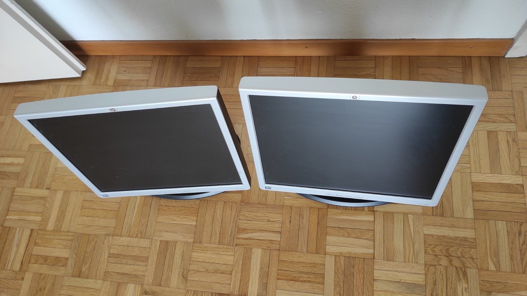Hewlett Packard Monitor: Vente de 2 Moniteurs HP L1940T 19" – Usato da Biel/Bienne venduto da mor_gbm5 1