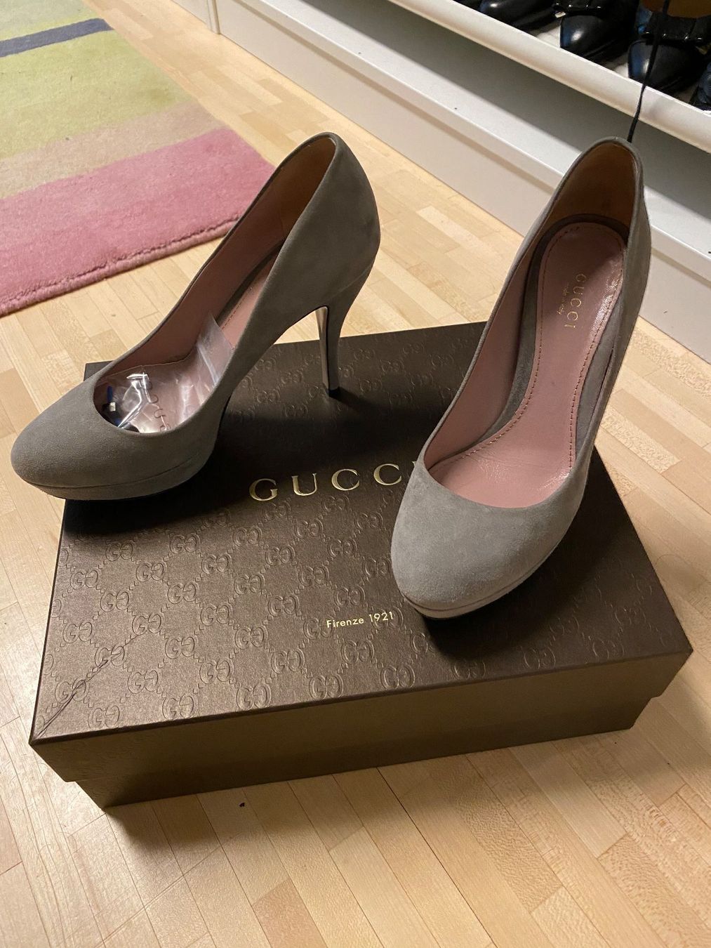 Gucci Scarpe da donna: Gucci escarpins daim gris – Usato da Thalwil venduto da 0041angel 1