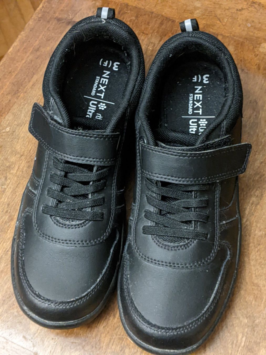 Next Scarpe per ragazzi: Sneaker schwarz Schuhgrösse 35,5 – Nuovo (secondo la descrizione) da Bolligen venduto da Goratz 1