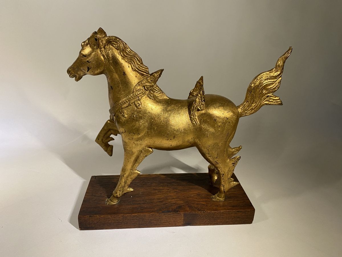 Sculture & Statue: Brass or bronze gilded horse statue – Usato da Genève venduto da arcadiancocteau 1