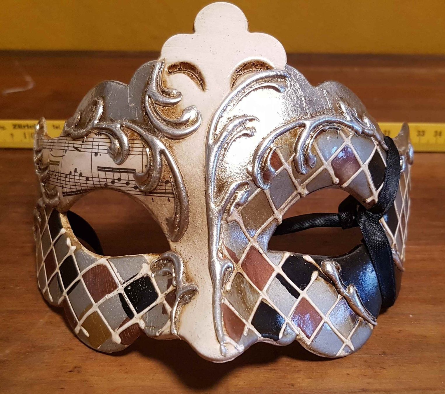 Masken: Venezianische Masken, 2 Stk. – Gebraucht aus Wohlen AG von Flusslauf 2