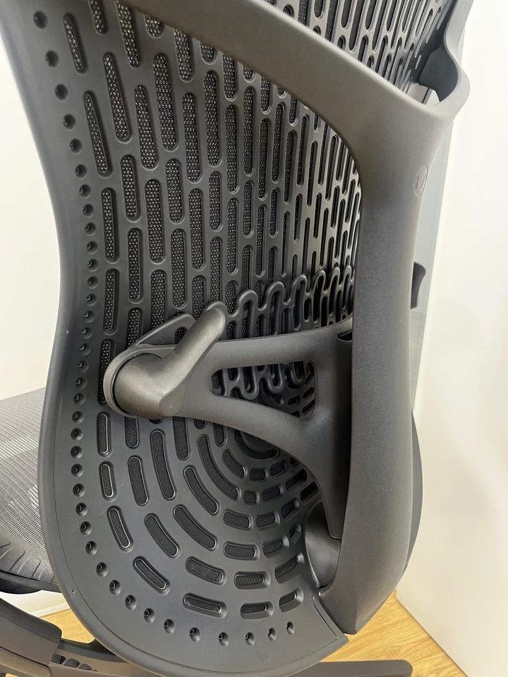 Herman Miller Sedie: Herman Miller Mirra 2 Graphite Butterfly Full Option – Usato da Purmerend venduto da Offeco 5