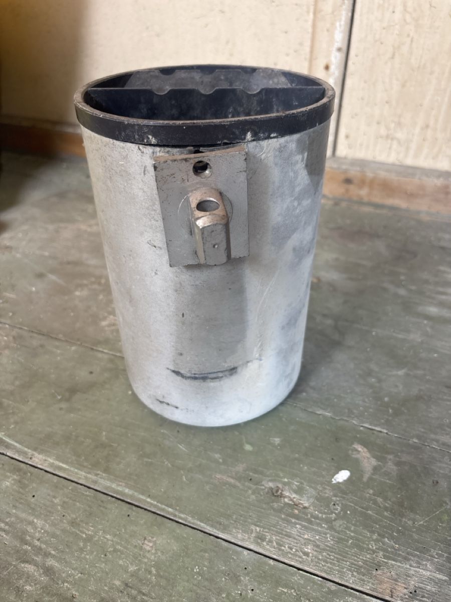 Aschenbecher: Aschenbecher Metall rund gebraucht – Gebraucht aus Suhr von arii_00 2
