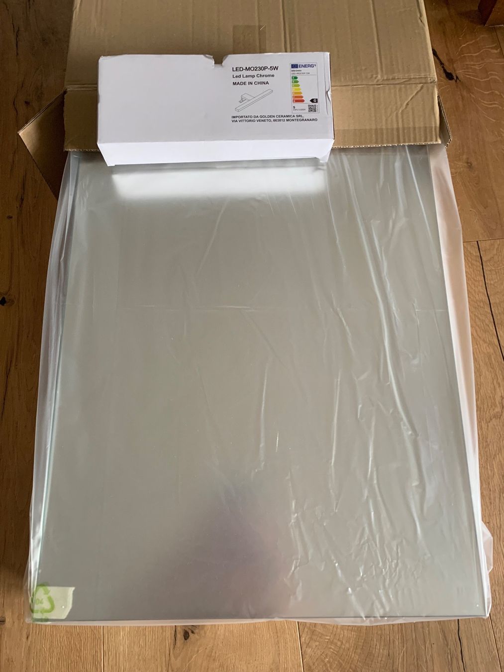 Spiegelschränke: Spiegelschrank – Neu und originalverpackt aus Schwarzenegg von skillman93